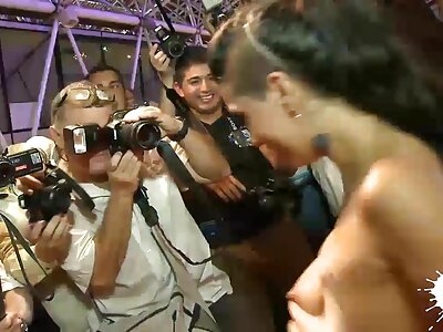 Danny D. Bastonunu Stacey'nin olgun lezbiyen porno izle Manşon Deliğinde Kullanıyor