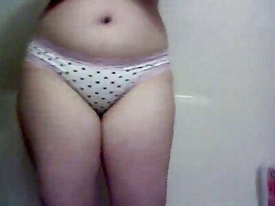 Asya Yeşim Kush ile kıllı kedi pornoo olgun lanet ve oral seks yapar